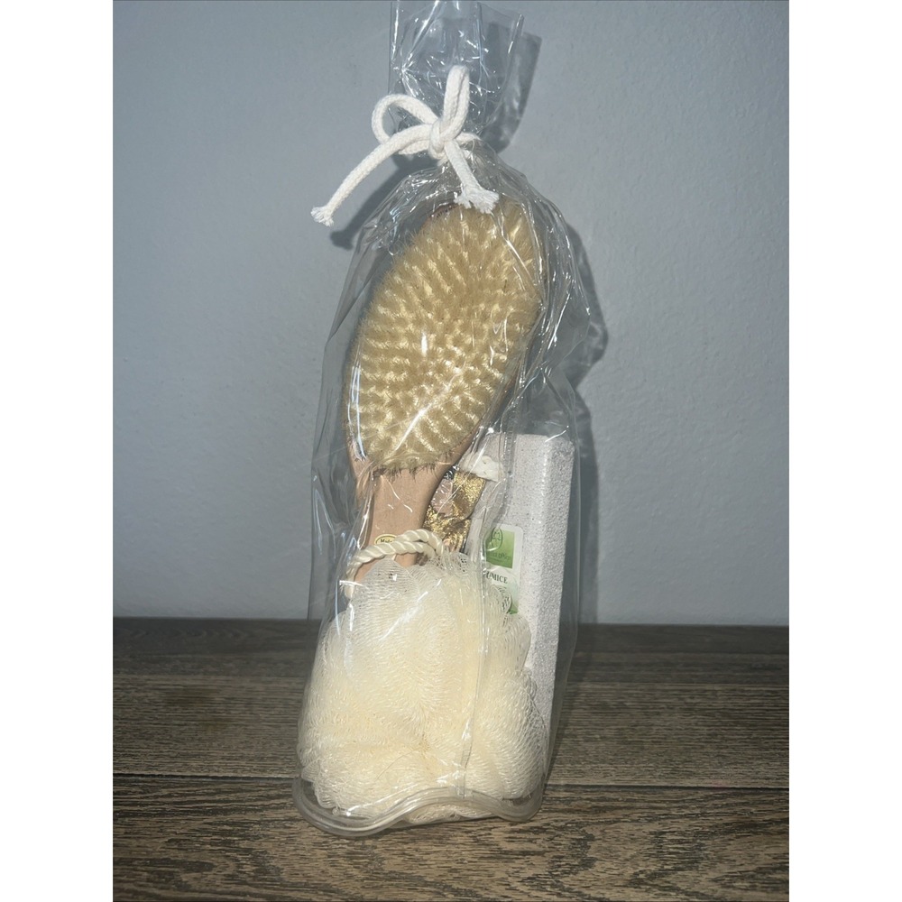 Essential Design Body Brush Pumice Stone loofah‎ Gift Set